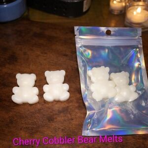 Cherry Cobbler Bear Melts - White